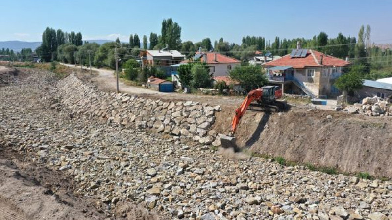 Beyşehir'in mahallesi taşkın riskinden kurtarılıyor