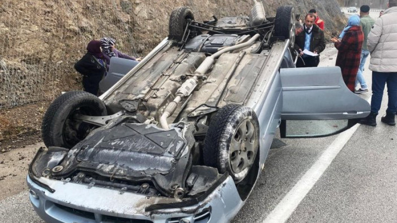 Hakemleri taşıyan otomobil devrildi, amatör maç ertelendi