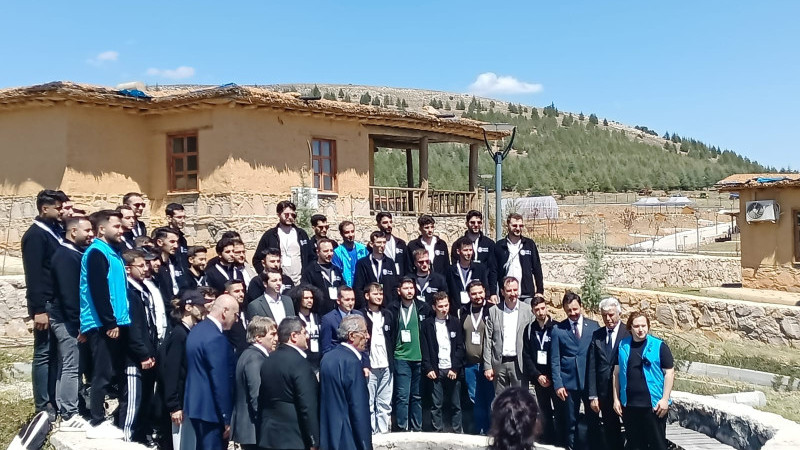 Sanatçıların köyündeki kampta genç girişimciler eğitim alıyor