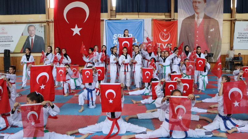 19 Mayıs kutlu olsun! Beyşehir'de büyük coşku!