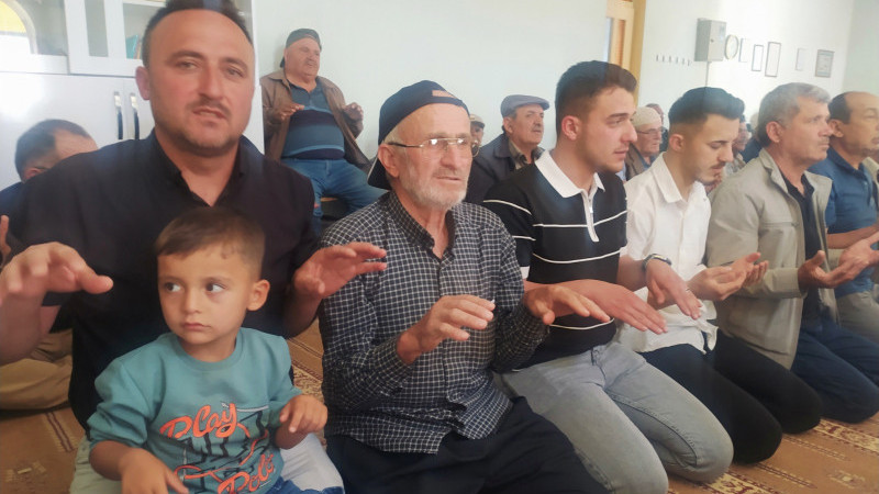 Beyşehir'de çiftçiler rahmet için ellerini semaya açtı