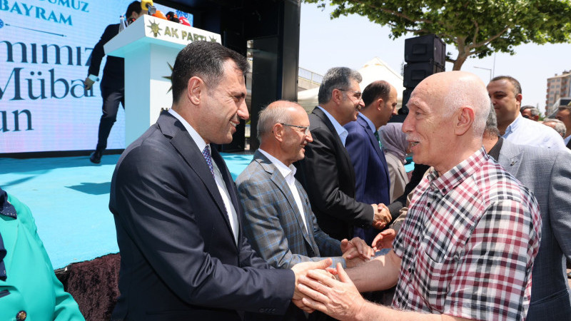 AK Parti'de bayramlaşma