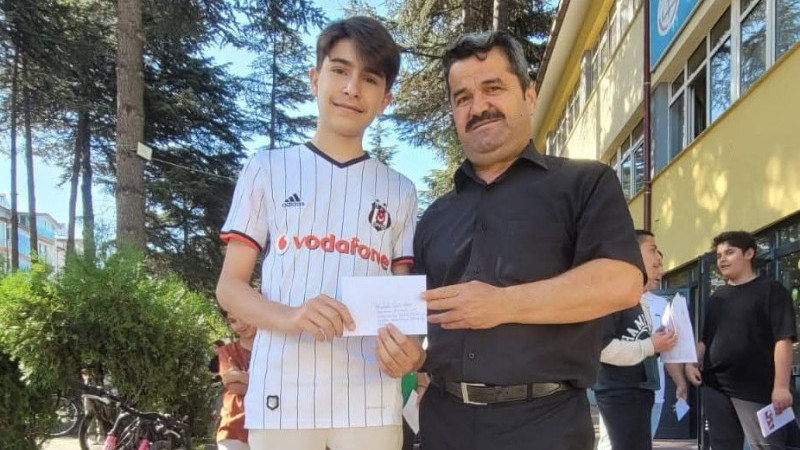 LGS'de Türkiye 1'incisi olan Emir Beşil, Beyşehir'in gururu oldu