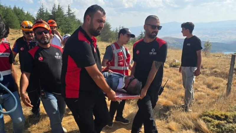 Adrenalin bağımlısı paraşütçü yere çakıldı