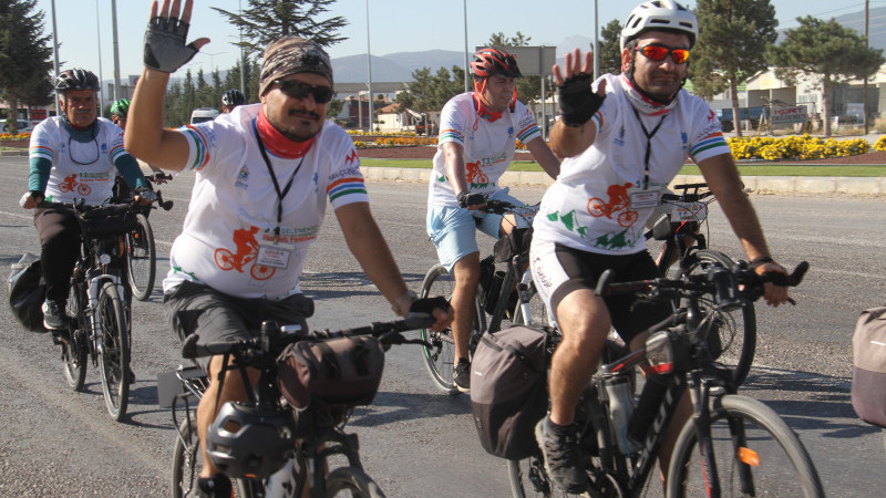 Bu yıl kuruyan gölün etrafında pedal çevirecekler