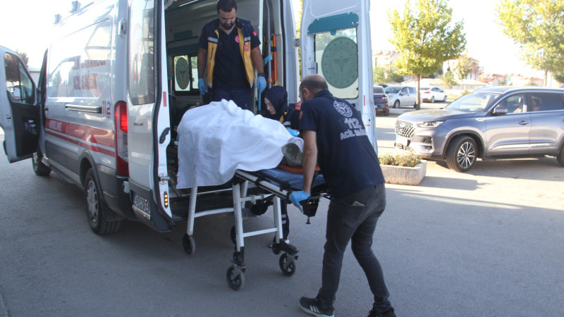 İnşaatta asansör boşluğuna düşen yabancı uyruklu kişi yaralandı