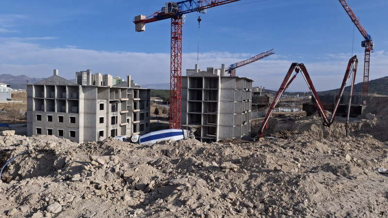 Beyşehir’de yeni TOKİ konutları  hızla yükseliyor