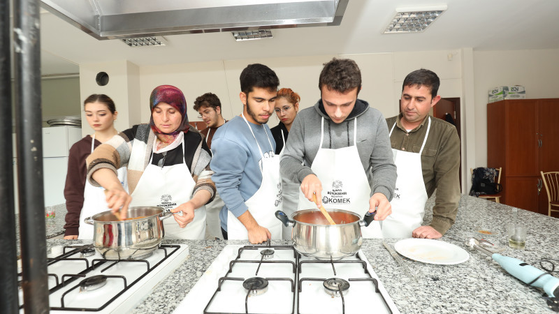 KOMEK yeni döneme 85 bin kursiyerle başladı