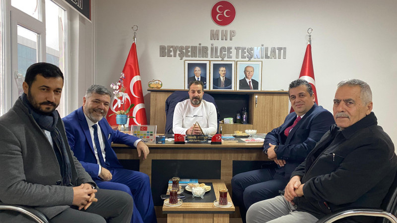 Prof.Dr.Muşmal, MHP İlçe Teşkilatını ziyaret etti