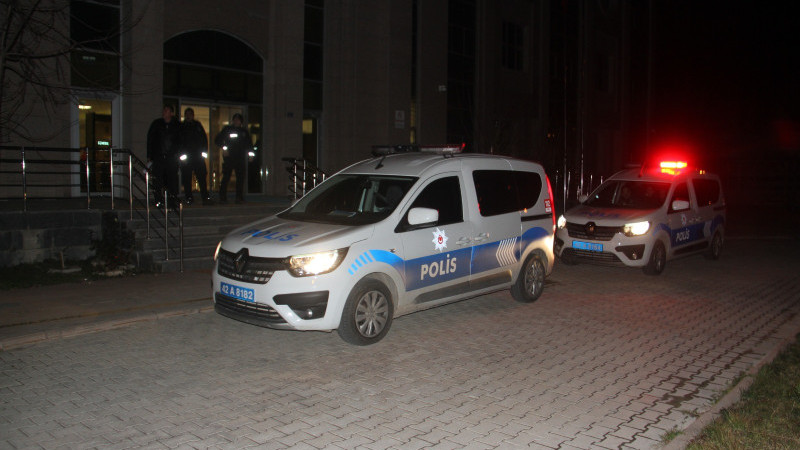 Beyşehir'deki silahlı kavga olayında gözaltına alınan 1'i kadın 3 kişi tutuklandı