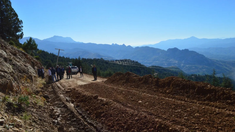 Beyşehir’i Manavgat’a bağlayan yayla yolunda asfalt hamlesi