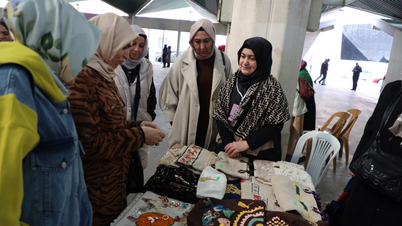 KOMEK kursiyerleri tarafından üretilen ürünler KOMEK pazarında satışa sunuldu