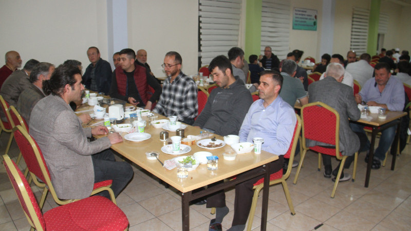 Pansiyondaki iftar programı ilçe protokolünü buluşturdu