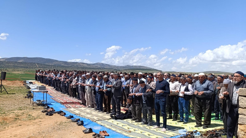 Beyşehir'de çiftçiler yağmur duasına çıktı