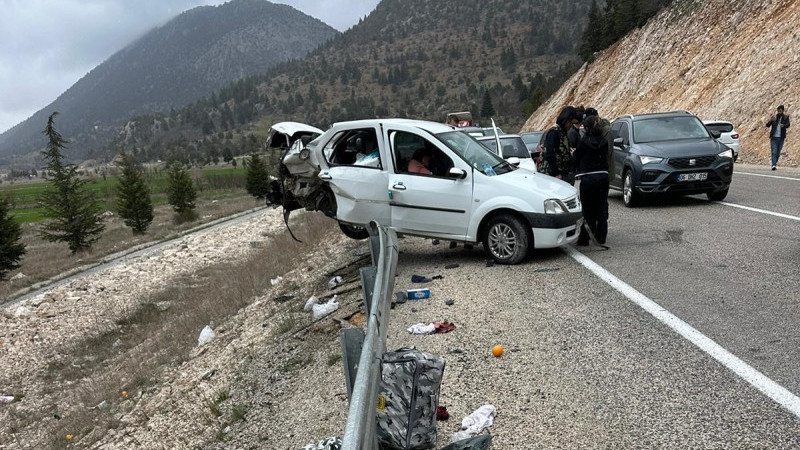 Bayram tatilinin 3’üncü gününde yollar kan gölüne döndü: 8 yaralı