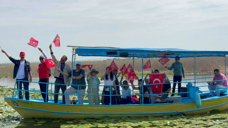 Doğada en renkli bayram coşkusu