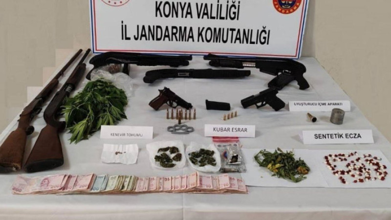 Beyşehir jandarması zehir tacirlerine geçit vermiyor