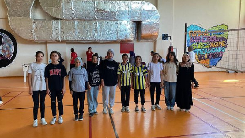 Voleybol ve futbol tunuvaları tamamlandı