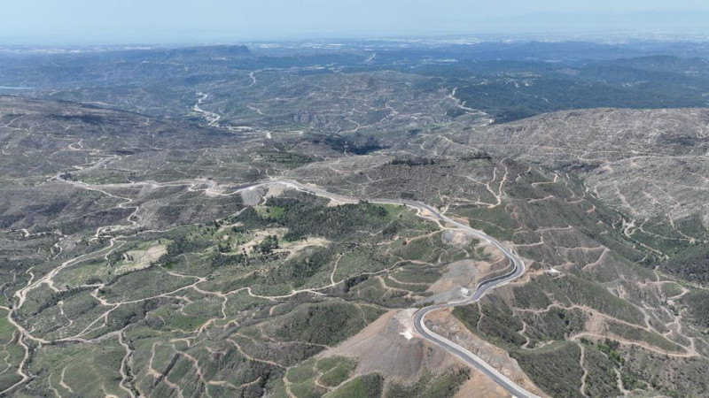 Konya Antalya kara yolu yeni ama bazı kesimlerinde iletişim kabusu yaşanıyor