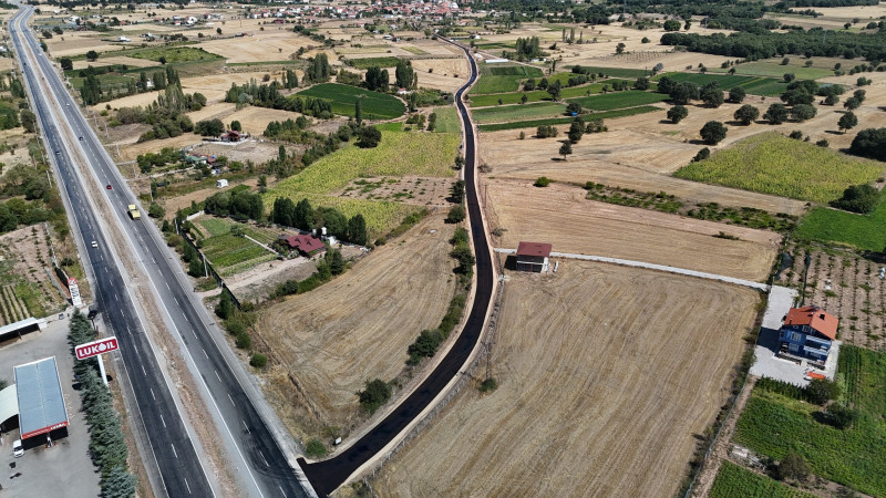 Dış mahallelerde sathi asfalt kaplama çalışmaları sürüyor