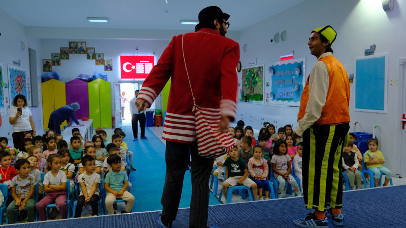 Çat kapı tiyatro ile ilçelerdeki öğrencilere de ulaşacaklar