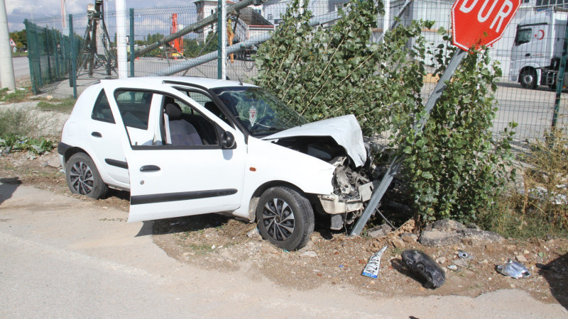 Kavşaktaki kaza anı saniye saniye kamerada