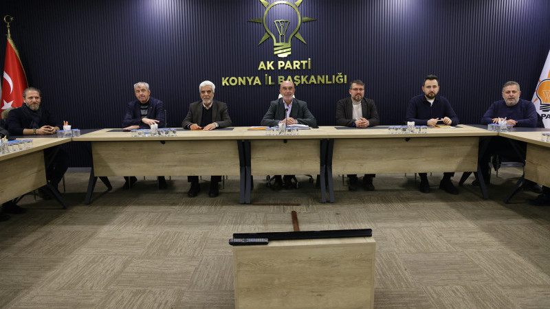 AK Parti, kongrelerde seçime girecek ilçe başkan adaylarını belirledi