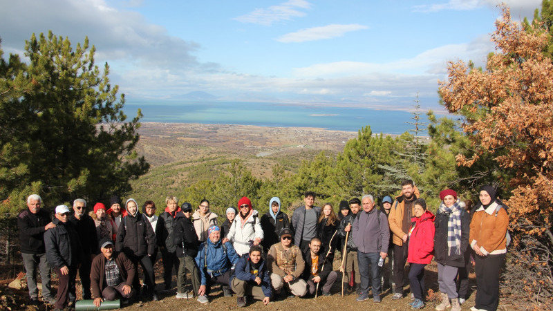 Doğa severler Beyşehir’de manzaranın keyfini de çıkardı