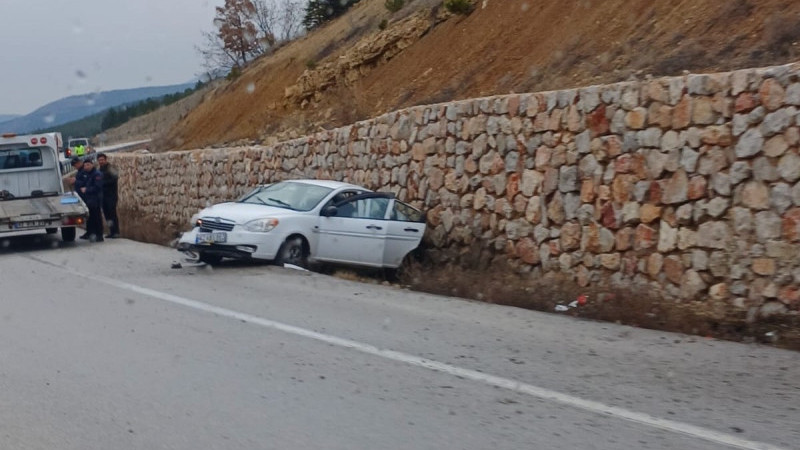 Beyşehir Konya kara yolunda 2 ayrı kaza, yaralılar var