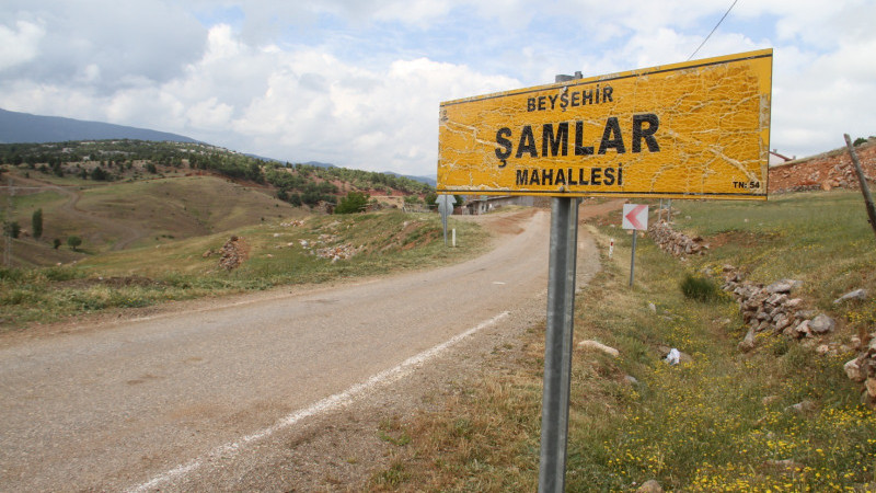 Üç aday muhtar seçilebilmek için yarışıyor
