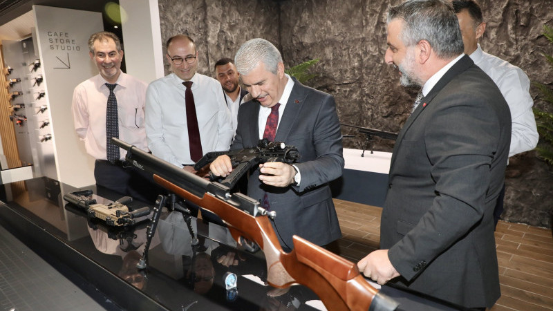 Vali Akın Beyşehir’de Silah Üretimini İnceledi