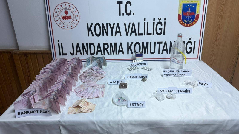 Bahçesinde zehir yetiştiriyordu, Konya Jandarması baskın yaptı