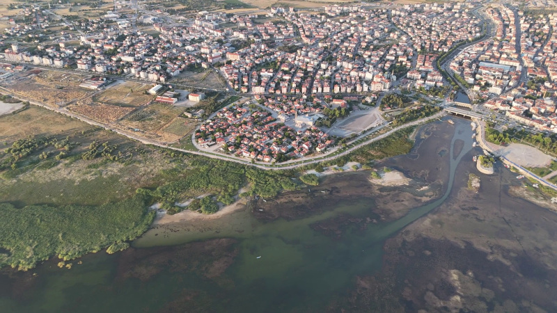 Kuruyan gölde penaltı atışı yaparak dikkat çekecekler!