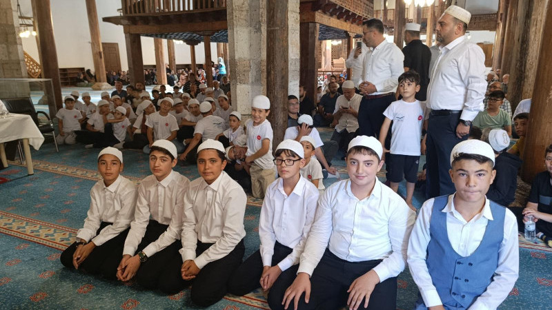 Kur’an bülbülleri tarihi camide yarıştı