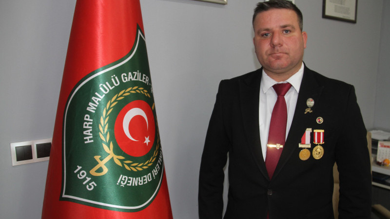 Beyşehirli terör gazisi beynindeki şarapnel parçası ile yaşıyor