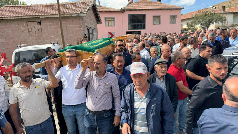 Feci kazanın hayattan kopardığı ikizlere acı veda