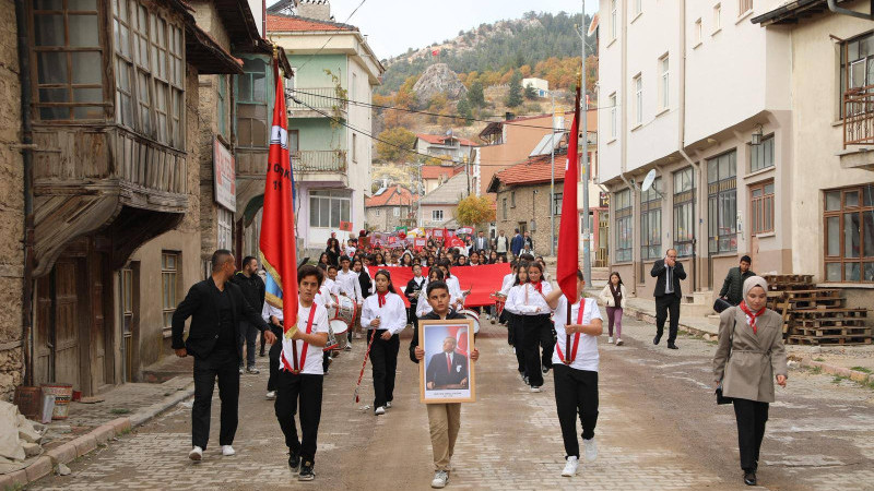 Av tüfeği üretim merkezinde cumhuriyet coşkusu