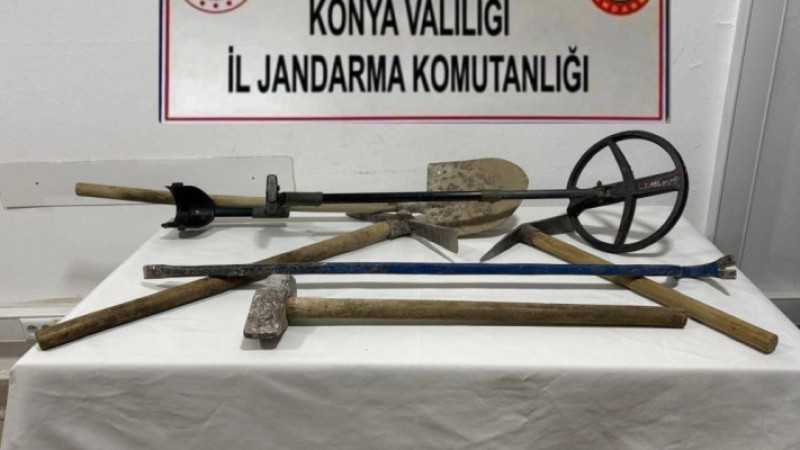 Define kazısı yapan 10 kişi yakalandı