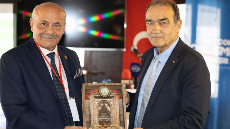 Beyşehirli başkan İzmir Körfezi’ne el attı