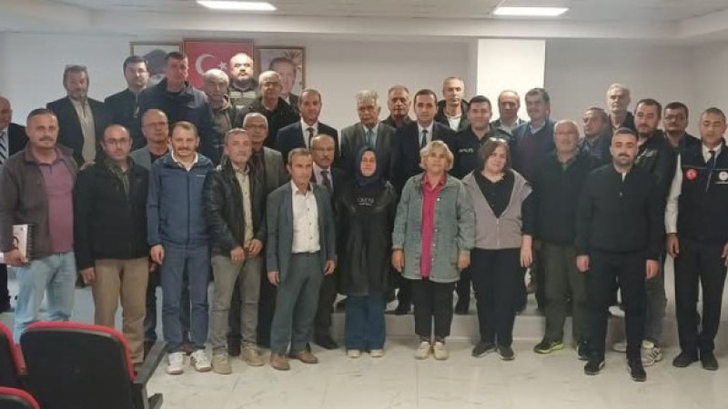 İlçeyi muhtarlarla birlikte yönetiyorlar