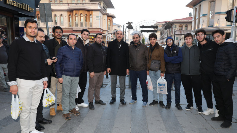 Altay,Şeb-i Arus etkinlikleri için gelen misafirlerle ve esnafla buluştu