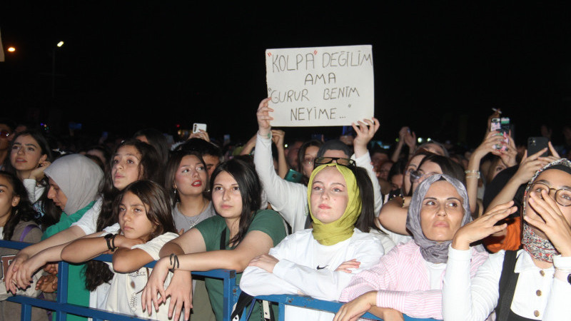 Kolpa Müzik Grubu Beyşehir’i salladı