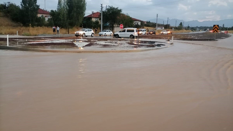 Sele neden olan sağanak yağış...