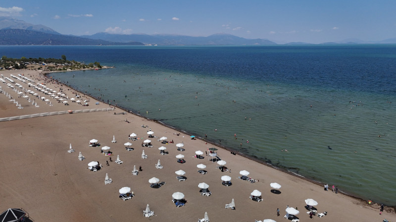 Konya'nın denizindeki Karaburun Plajı, Akdeniz sahillerini aratmıyor